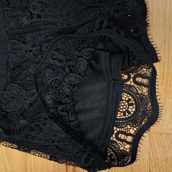Garage black lace shorts - Picture 3 of 3